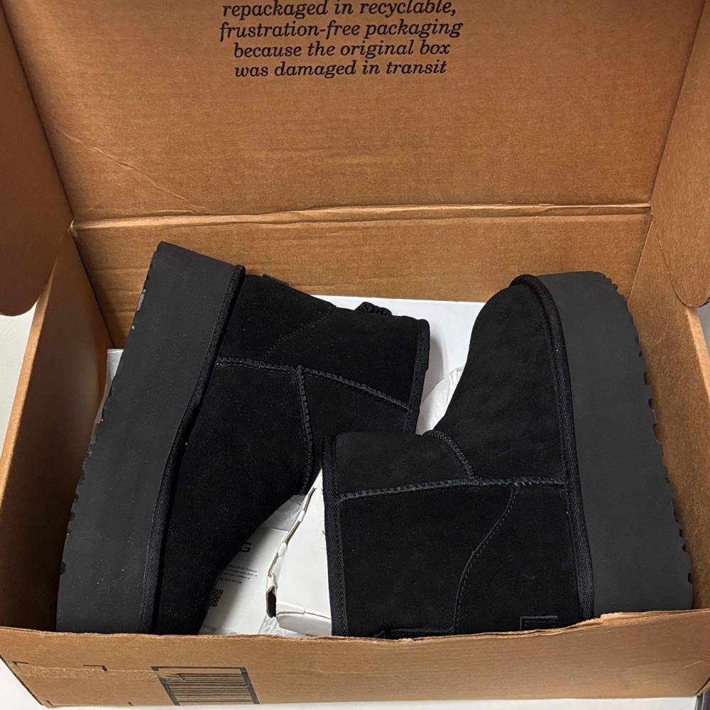 UGG CLASSIC Women's Black Suede Boots, New never used and perfect for Winter - Picture 1 of 8